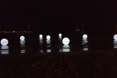 Μπαλόνια με Led στην Θάλασσα